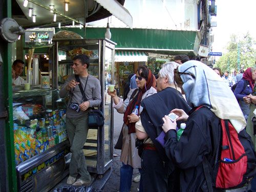 freundeskreis isfahan reise, teheran bei saftpresserei